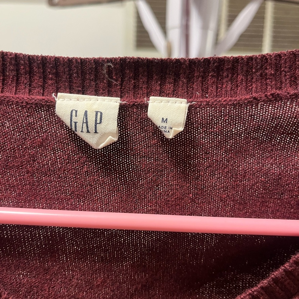 GAP Burgundy Maroon Cardigan Sweater size medium - Picture 2 of 4